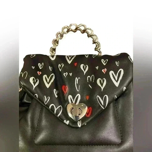 SKINNYDIP LONDON Leo Graffiti Hearts Mini Top Handle - Picture 9 of 11